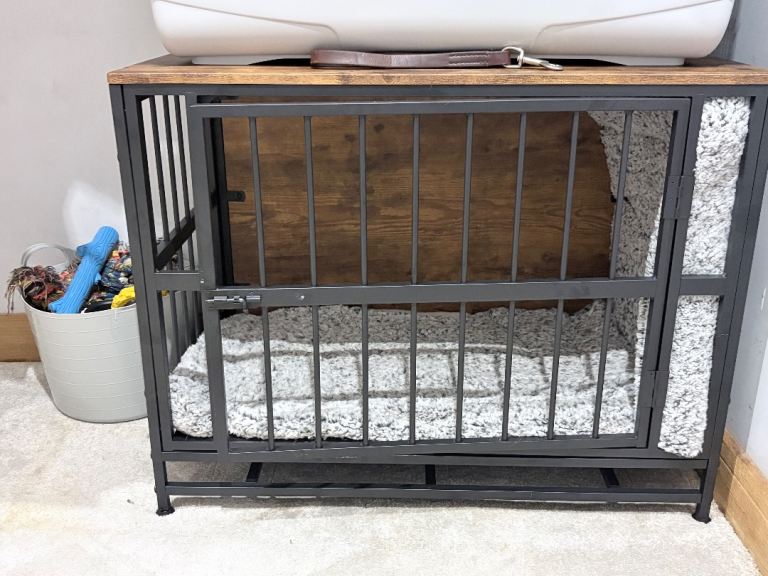 Medium dog crate 