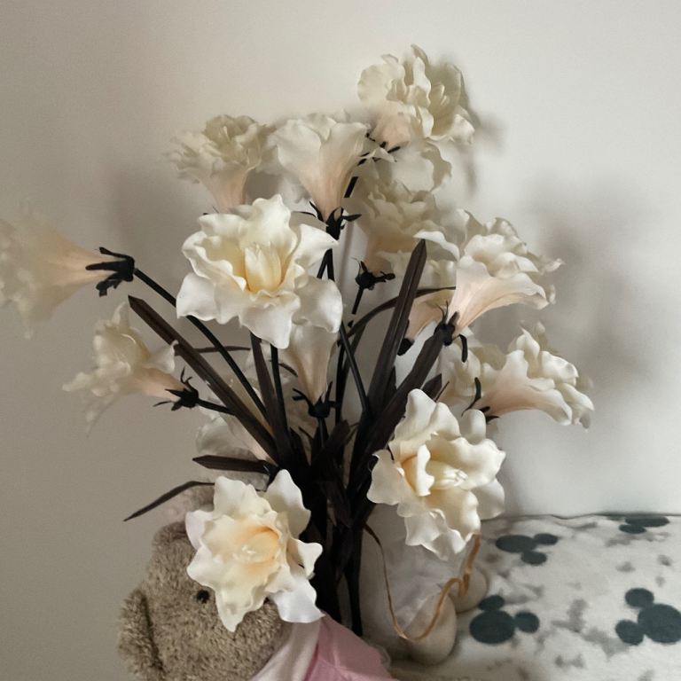 3 brand new artificial Lily sprays