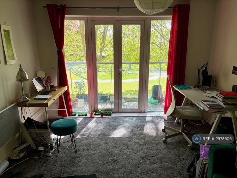 2 bedroom flat in Oceana Boulevard, Southampton, SO14 (2 bed) (#2978606)