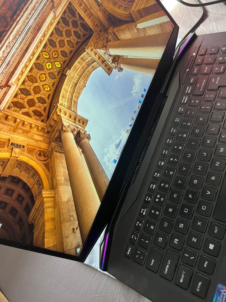 Powerful Laptop 17.3 inch screen Valeon Li 32GB RAM
