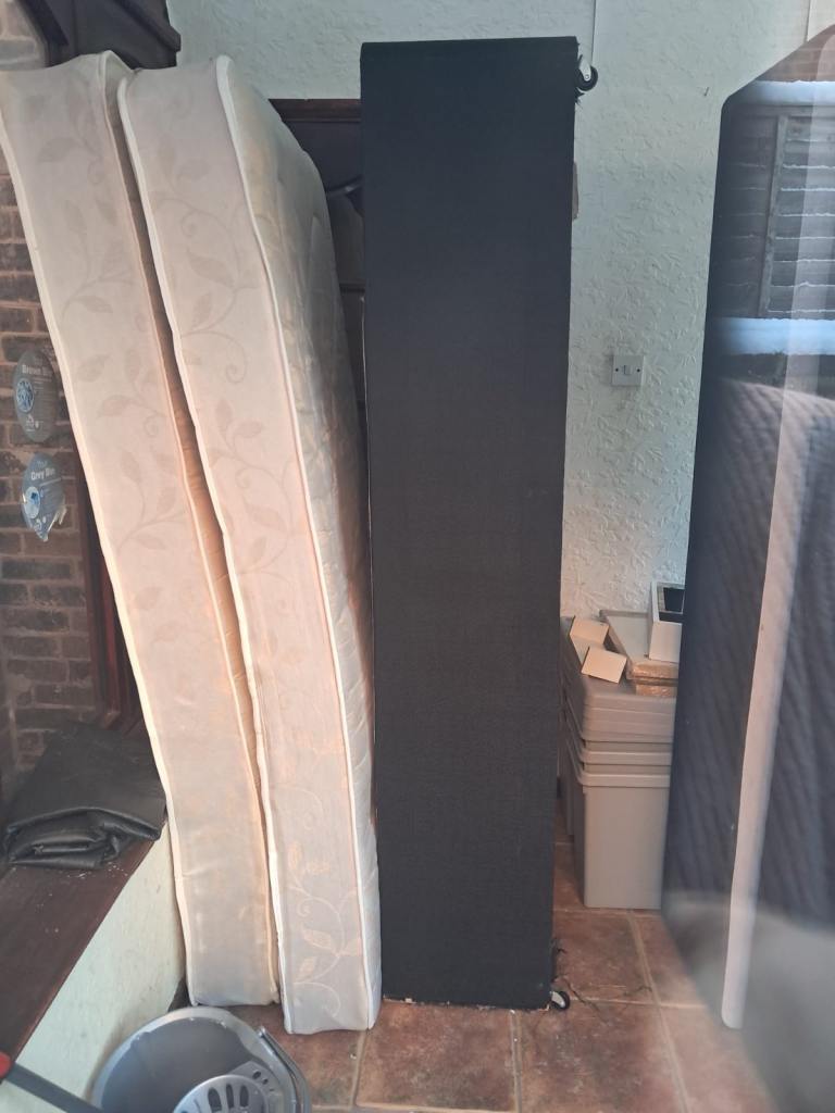 Removal service wanted for beds and suitcases (ST2) 