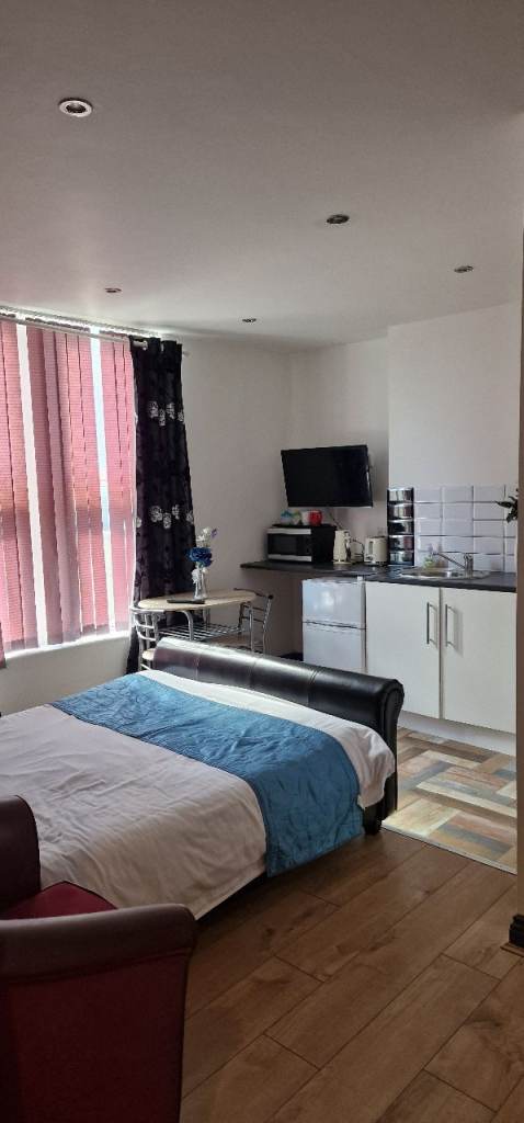 Fully furnished studio apartment all bills