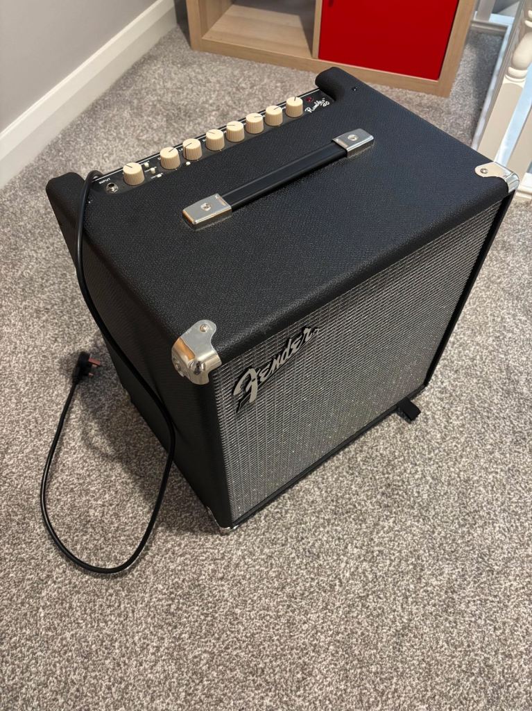 Fender Rumble 40 Bass Amplifier – As Good As New