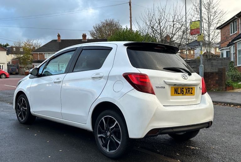 Toyota, YARIS, Hatchback, 2016, Manual, 1329 (cc), 5 doors