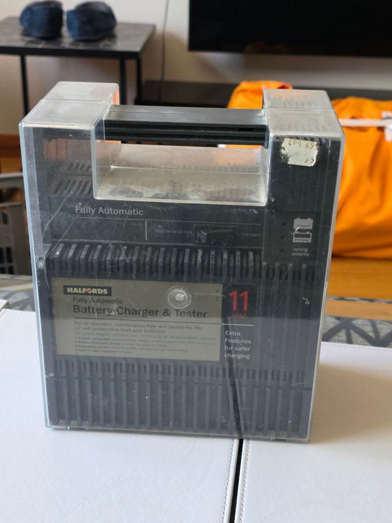 Halfords Battery Charger and Tester 11amp fully automatic