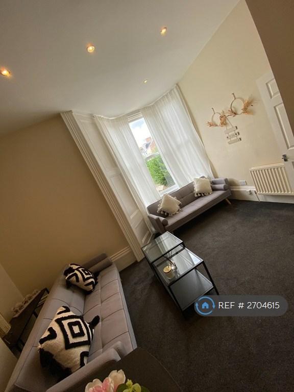 2 bedroom flat in Argyle Square, Sunderland, SR2 (2 bed) (#2704615)