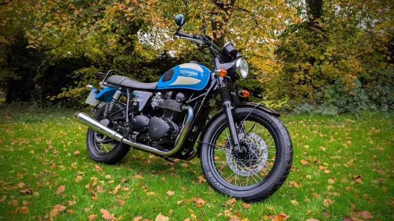 2015 (65) Triumph Bonneville 865 limited spirit edition low mileage FSH stunning