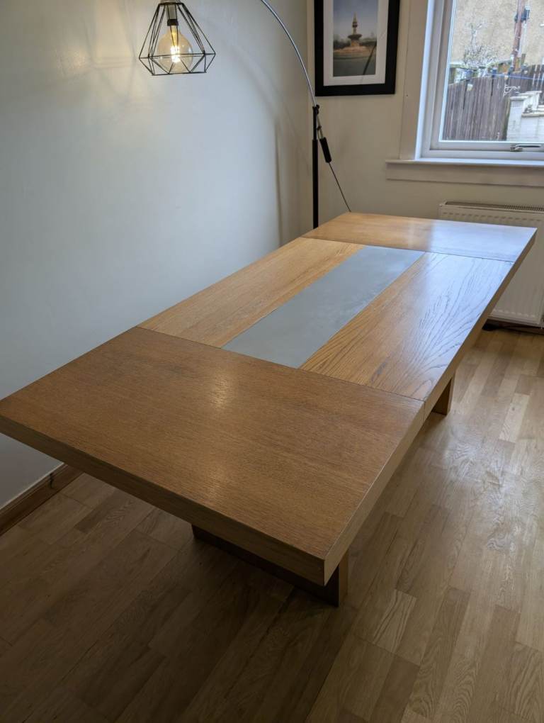 Oak Extendable Dining Table with Frosted Glass Centre Panel