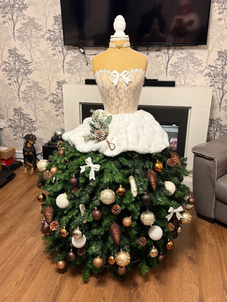 Christmas tree mannequin 