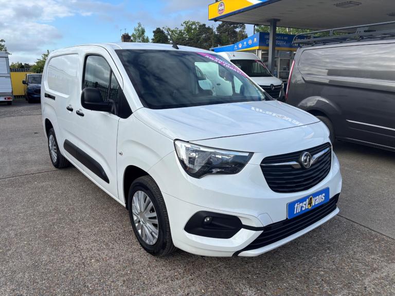 2021 Vauxhall Combo 2300 1.5 Turbo D 100ps L2 H1 Sportive Van **SAMEDAY DRIVE-AWAY** PANEL VAN Di...