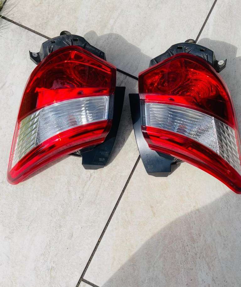  Toyota Vitz 2017-2020 Genuine KOITO 52-304 Rear Tail Lights Left Right Pair