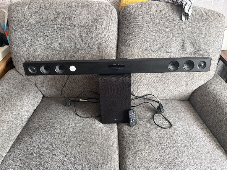 LG Sound Bar and Subwoofer – Good Working Order