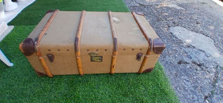 Vintage Trunk 