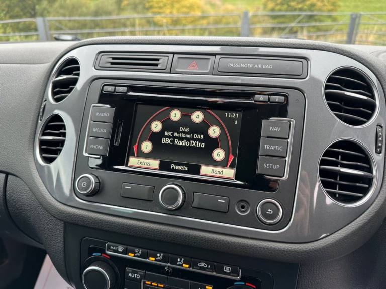 2014 Volkswagen Tiguan 2.0 TDI BlueMotion Tech Match SUV 5dr Diesel Manual 2WD Euro 5 (s/s) (140 ...