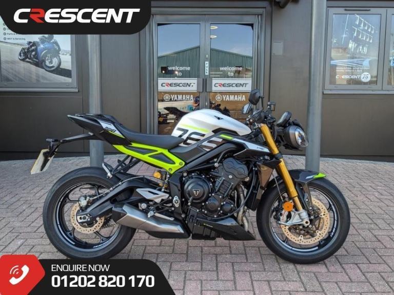TRIUMPH STREET TRIPLE 765 RS MOTO2 EDITION 2023 - CRYSTAL WHITE - FRESH SERVICE