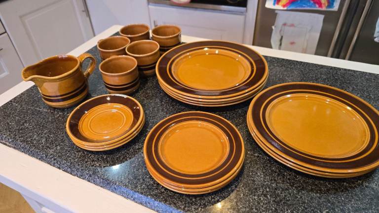 ​Vintage Kiln Craft Tableware 19pc Set - Retro - 1970s - Mustard & Yellow