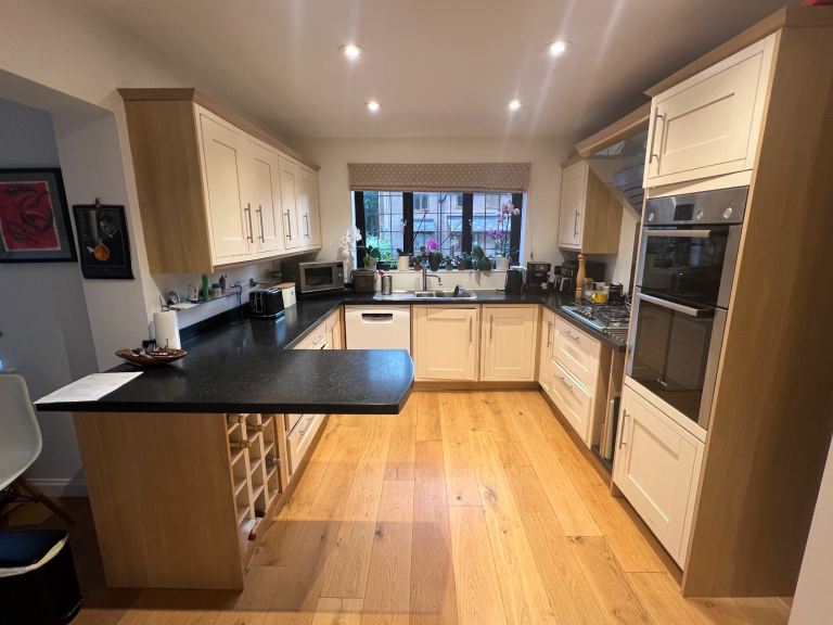 Fitted Howdens units no longer available