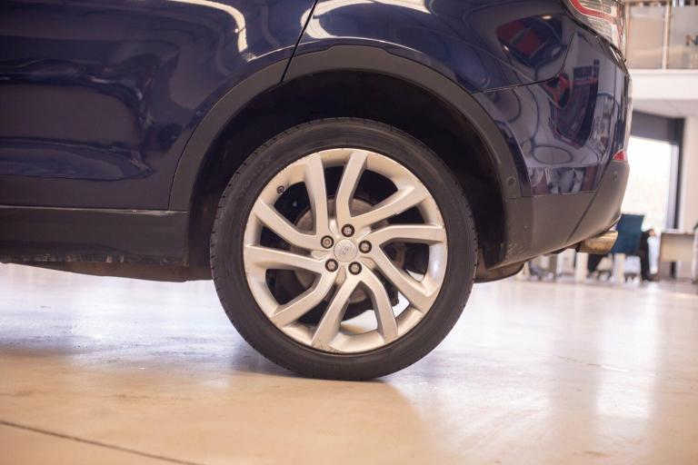 2016 Land Rover Discovery Sport 2.0 TD4 HSE Luxury SUV 5dr Diesel Auto 4WD Euro 6 (s/s) (180 ps) ...