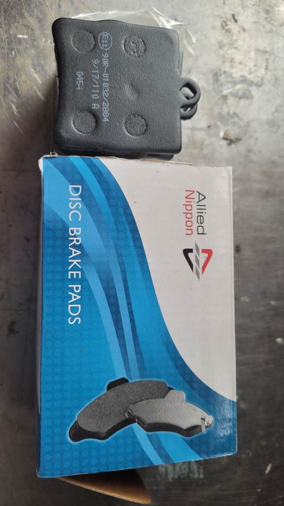 Mercedes Allied Nippon rear brake pads.BNIB
