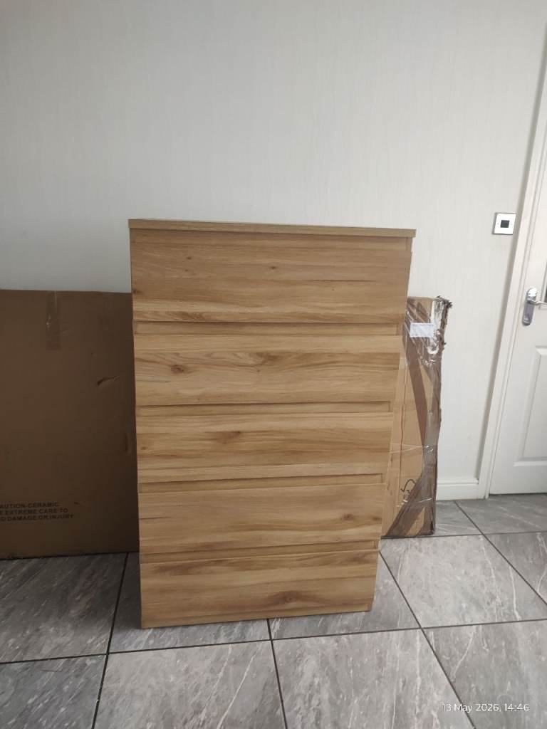 Lisson 5 Drawer Chest of Drawers – Oak Effect – Brand New - 20.04