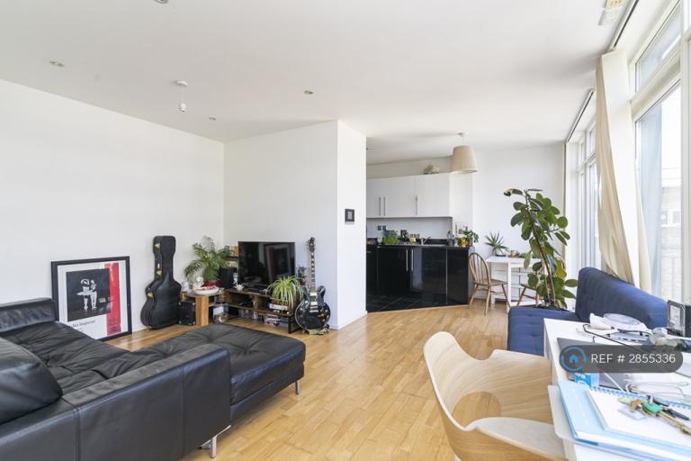1 bedroom flat in Headlam Street, London, E1 (1 bed) (#2855336)