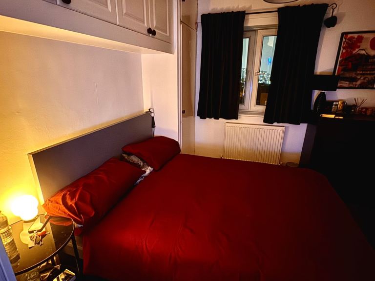 Double Room avail Mon to Fri let in Woolwich