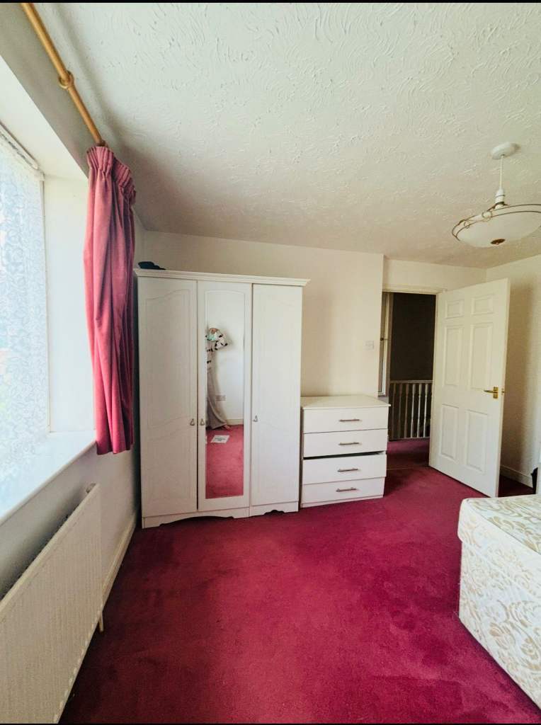 Spacious Double Bedroom | Furnished | Fitted Kitchen | Bills Included | Isle of Dogs, London - E14