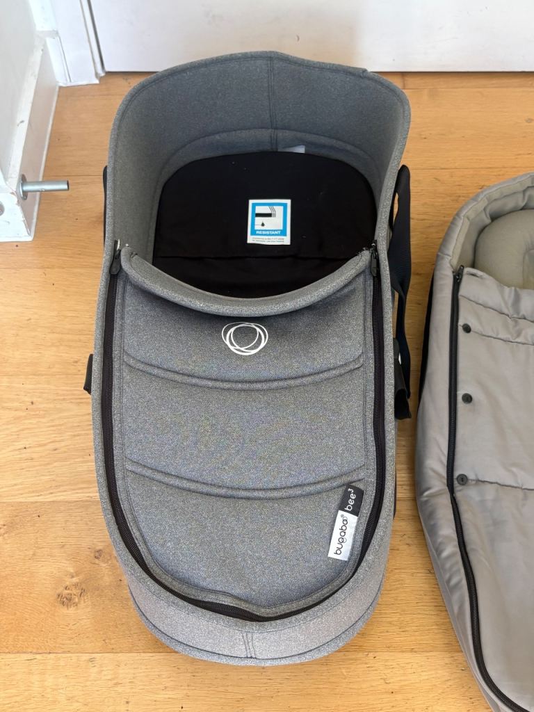 Bugaboo Bee Bassinet and Footmuff – Good Condition
