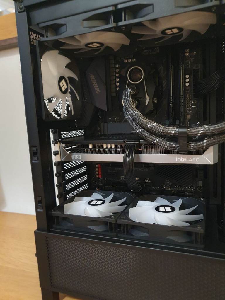 New build Ryzen 5 Gaming PC, 12GB GPU, 16GB Ram, Corsair 4000 Frame Case, ARGB