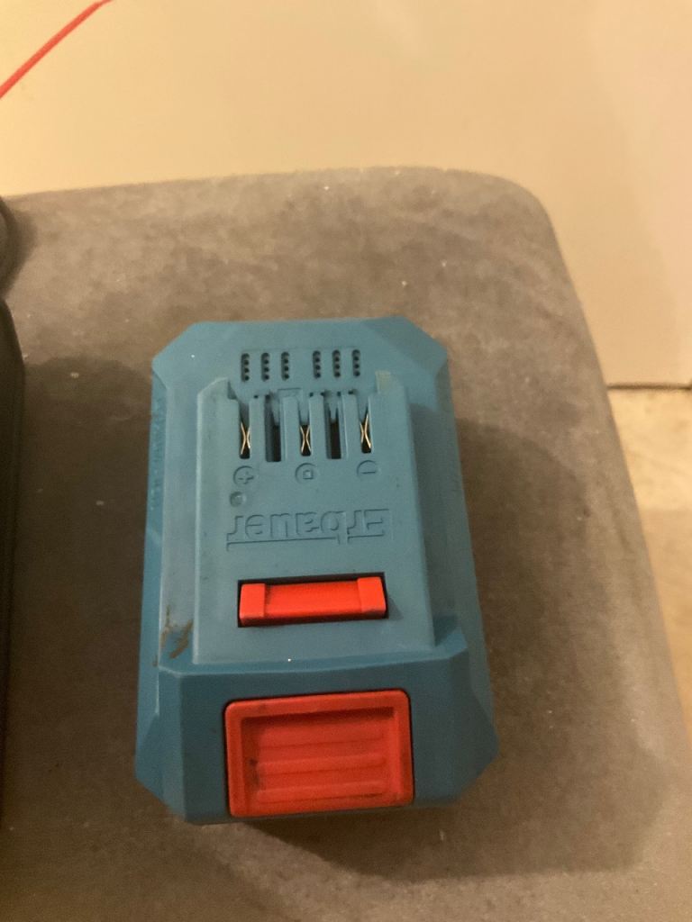 Erbauer EXT 18V 4.0Ah Battery and Charger – Good Condition