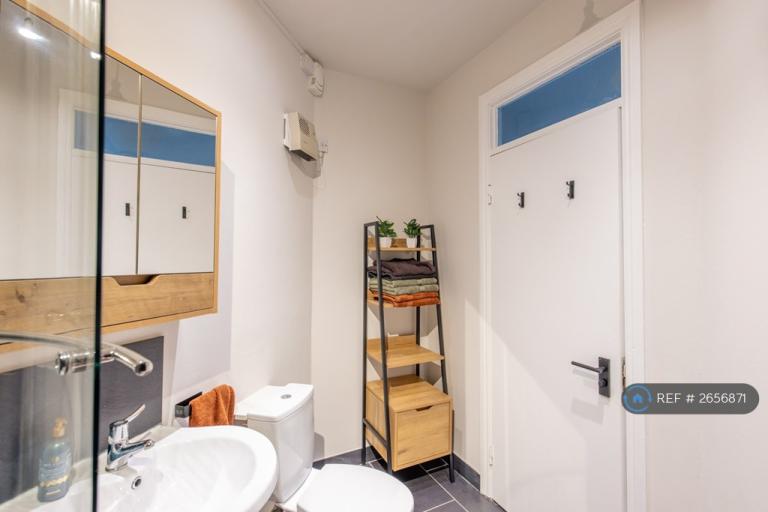 1 bedroom flat in Watergate Buildings, Newcastle Upon Tyne, NE1 (1 bed) (#2656871)