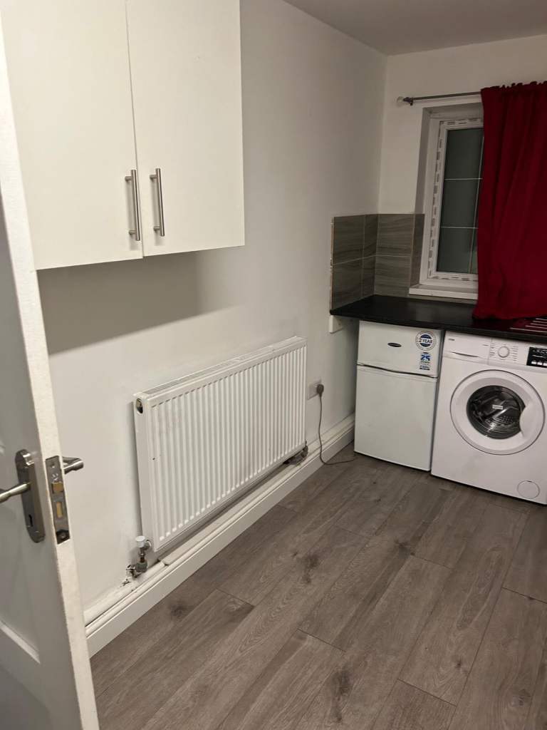 Studio to let Sudbury 