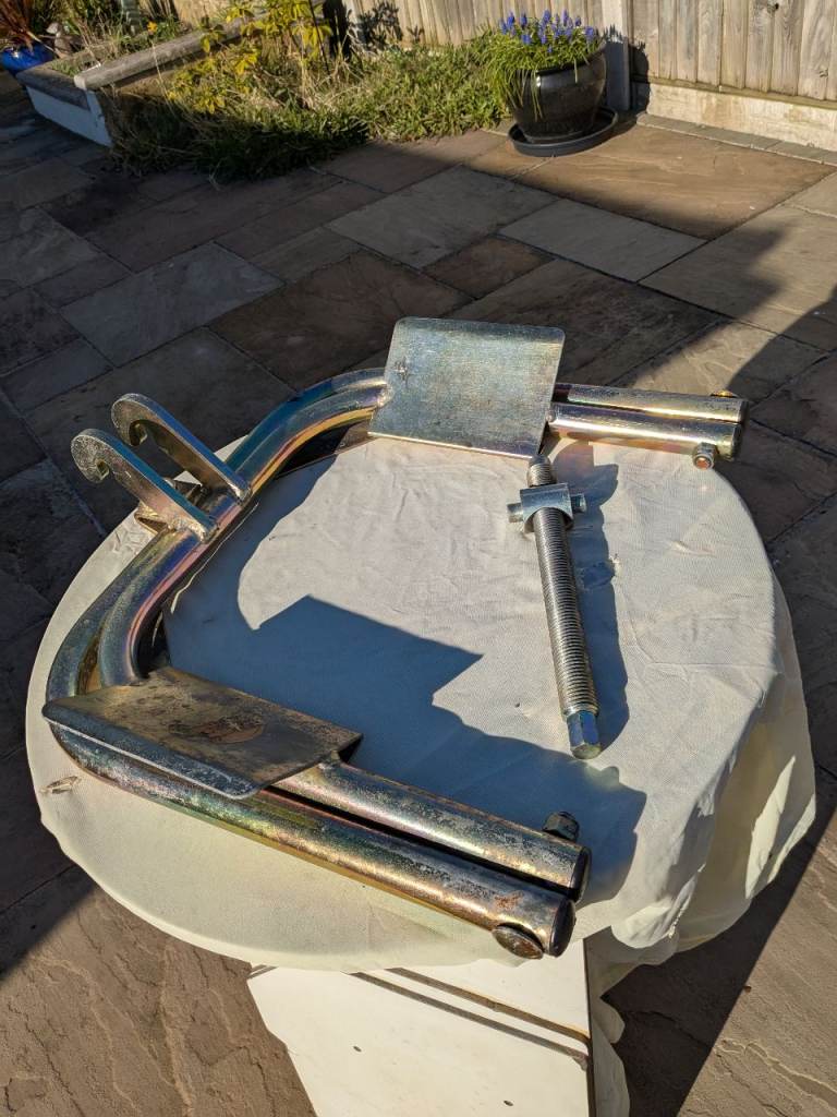 Caravan leveller, Bulldog, Scissor, screw action