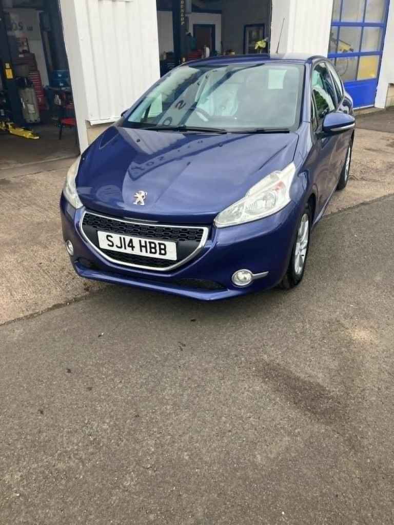peugeot 208 1.2 pure tech spares or repairs no mot read ad 