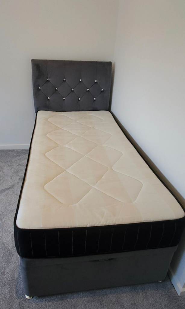 Single bed *like new. £60 or collect today for £40