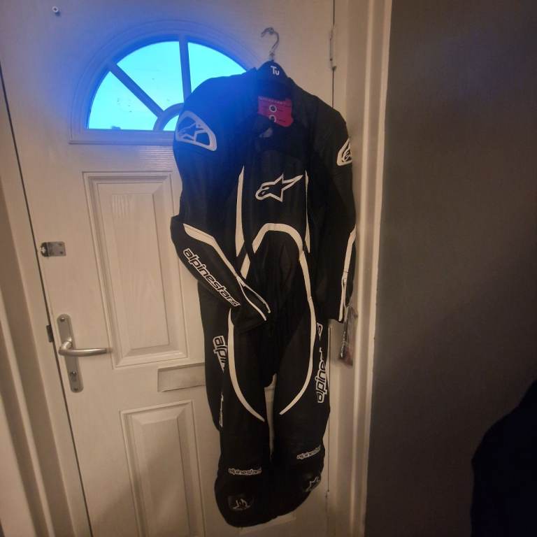 brand new alpinestar orbiter suit uk 40