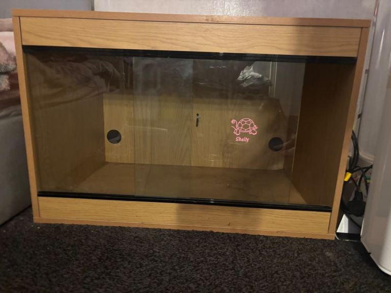 3x2x2ft wooden Vivarium RESERVED!!!