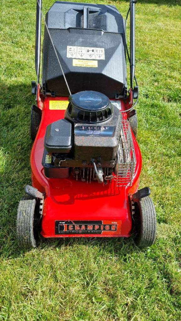 Petrol push mower 