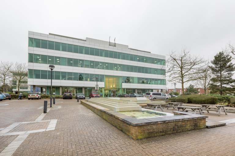 Hatfield - AL109NA \ Office for Rent with 2 Workstations