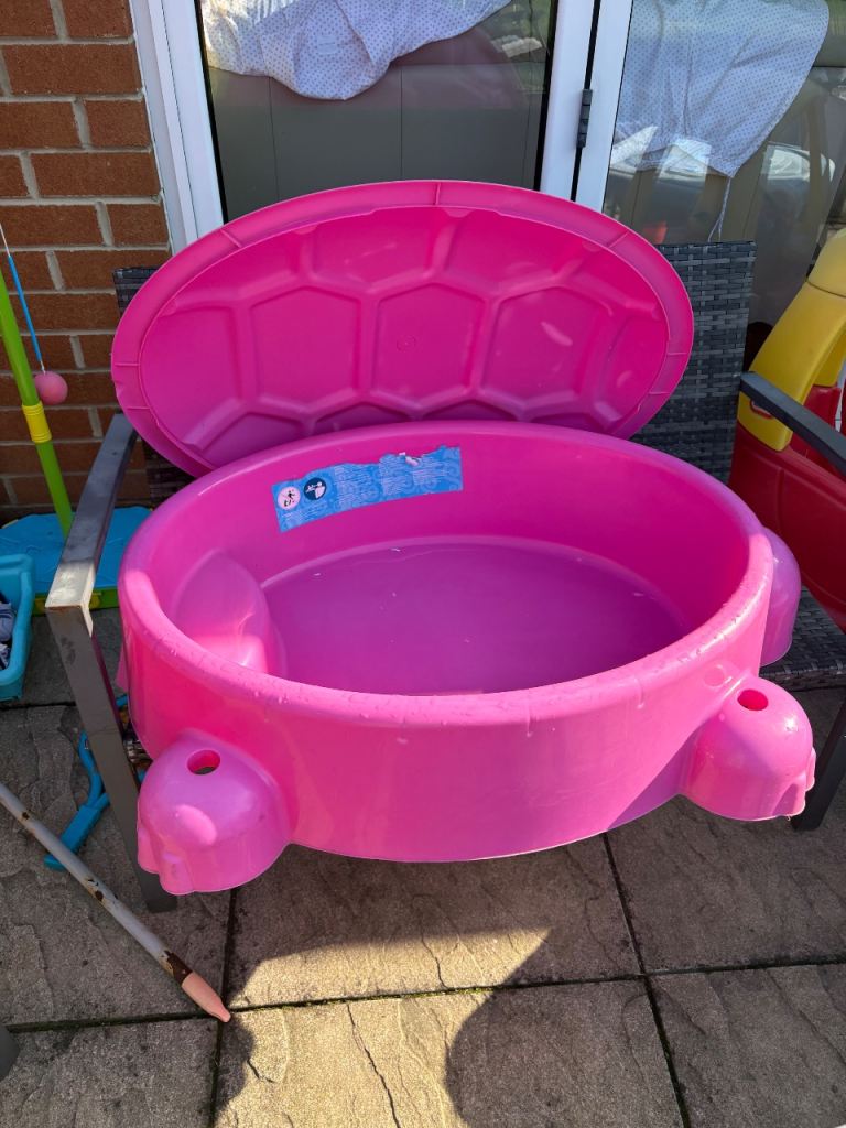 Pink Turtle Sandpit with Lid – Good Condition