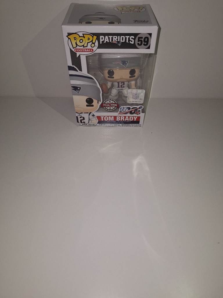 Funko Pop! Football: NFL Patriots Tom Brady (Beanie & White Jersey Special Edition) #59