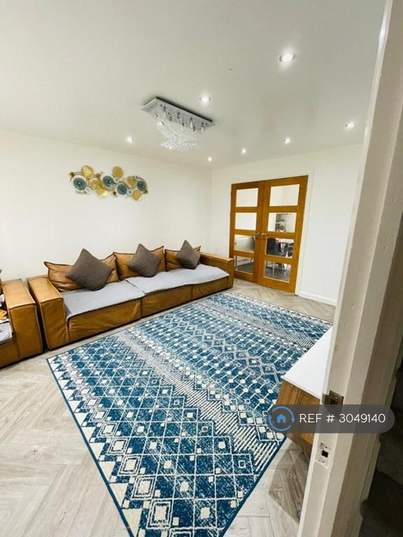 3 bedroom house in Pemberley Chase, West Ewell, Epsom, KT19 (3 bed) (#3049140)