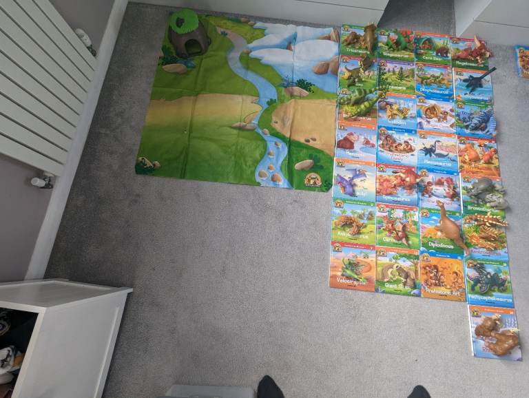 REDUCED-DeAgostini Prehistoric Dinosaur toys and books. S2 Bundle Joblot