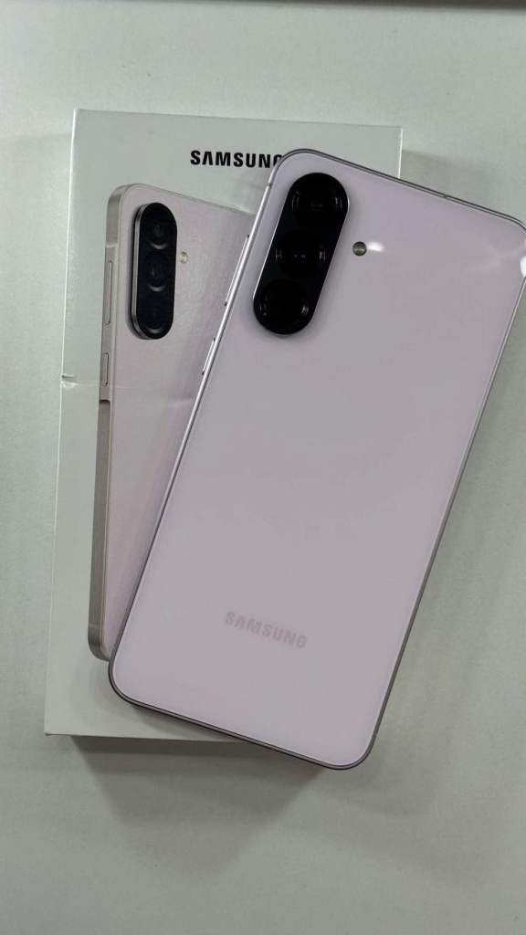 Samsung Galaxy – Good as New | Box Included 🔥