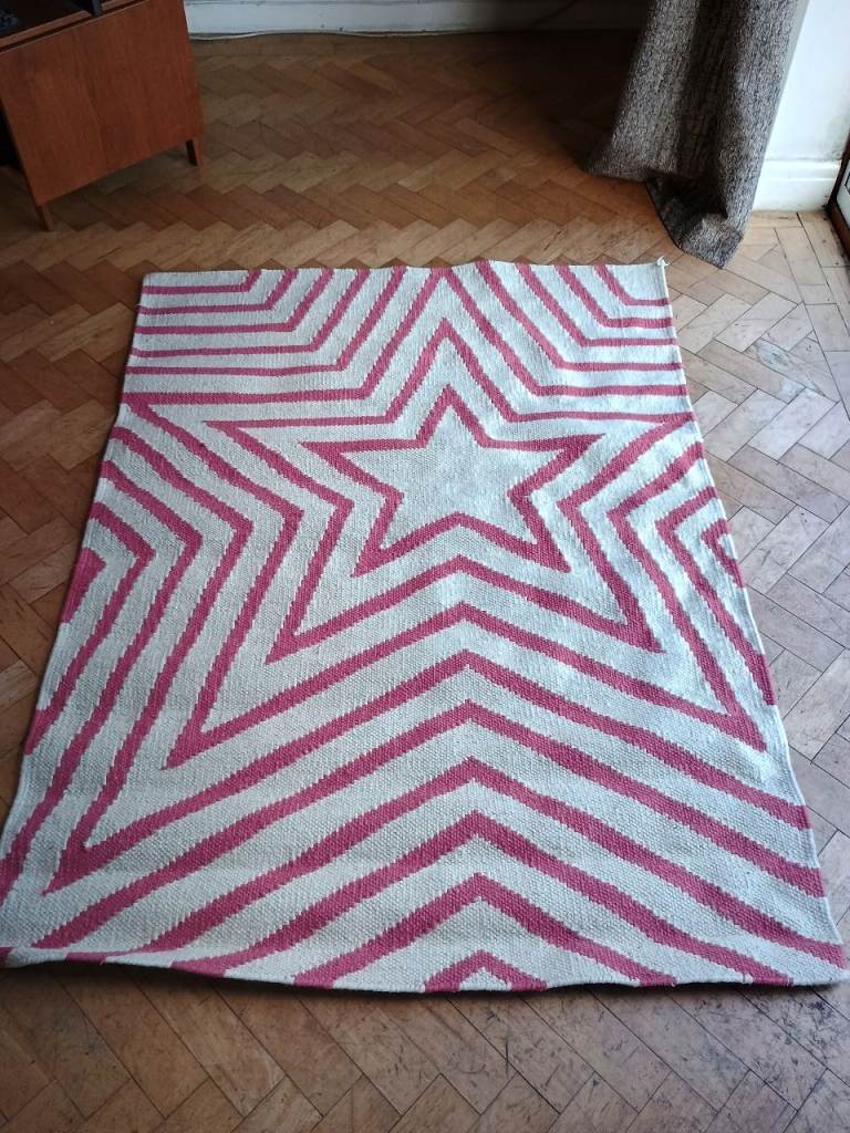 Pink and cream star rug