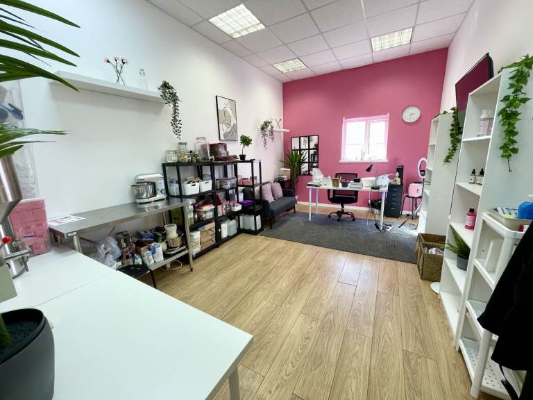 Beauty Room | Creative Space | Office | Workspace | Commercial Unit In Leytonstone East London E10