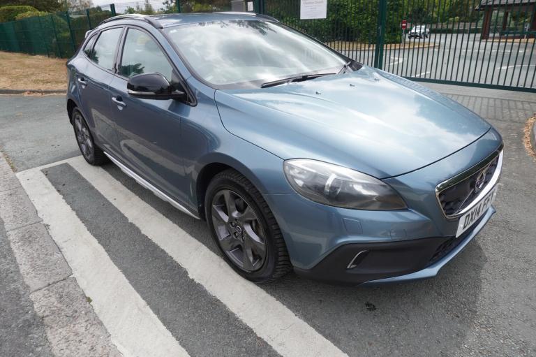 2026 Volvo V40 2.0 T5 CROSS COUNTRY AUTOMATIC HATCHBACK PETROL Automatic