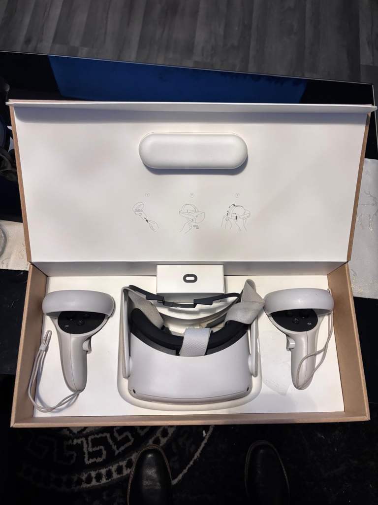 64 GB Oculus Quest 2 Boxed with controllers.