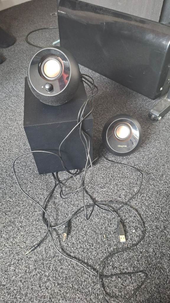 Creative Sub and speakers 