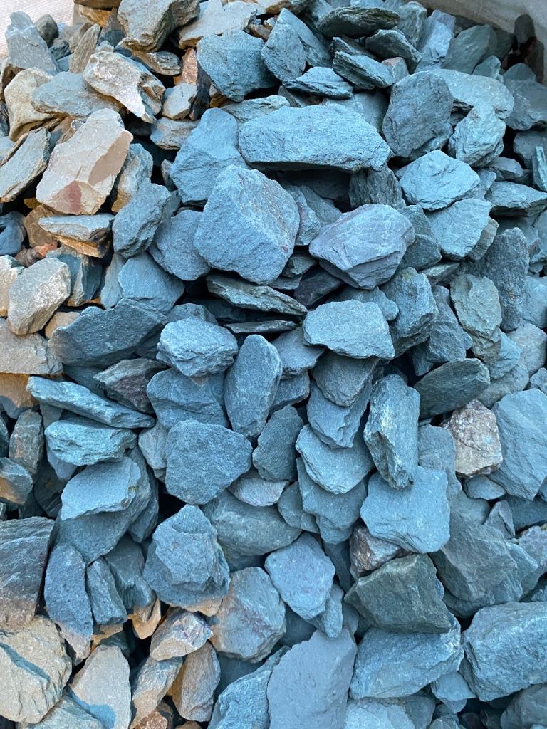 Green slate  chippings 